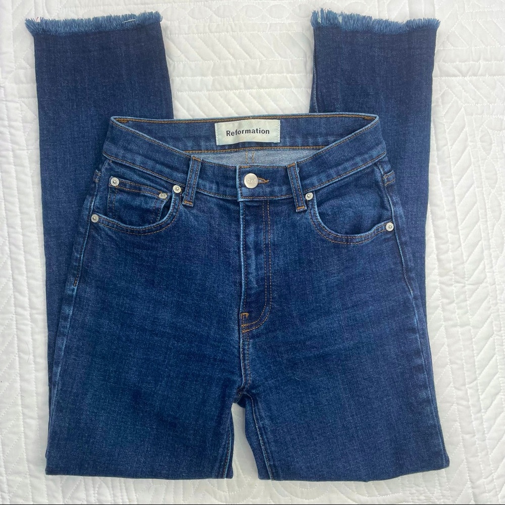 REFORMATION •24• high & slim raw hem in Hayes wash